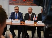 Wiceminister Szwed prowadzi kampanię emerytalną w Białymstoku